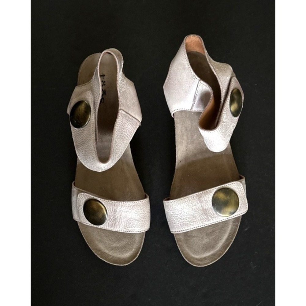 Taos Classic Wedge Suede Sandals With Brass Closures Size 9-9.5  US size 9 to 9.